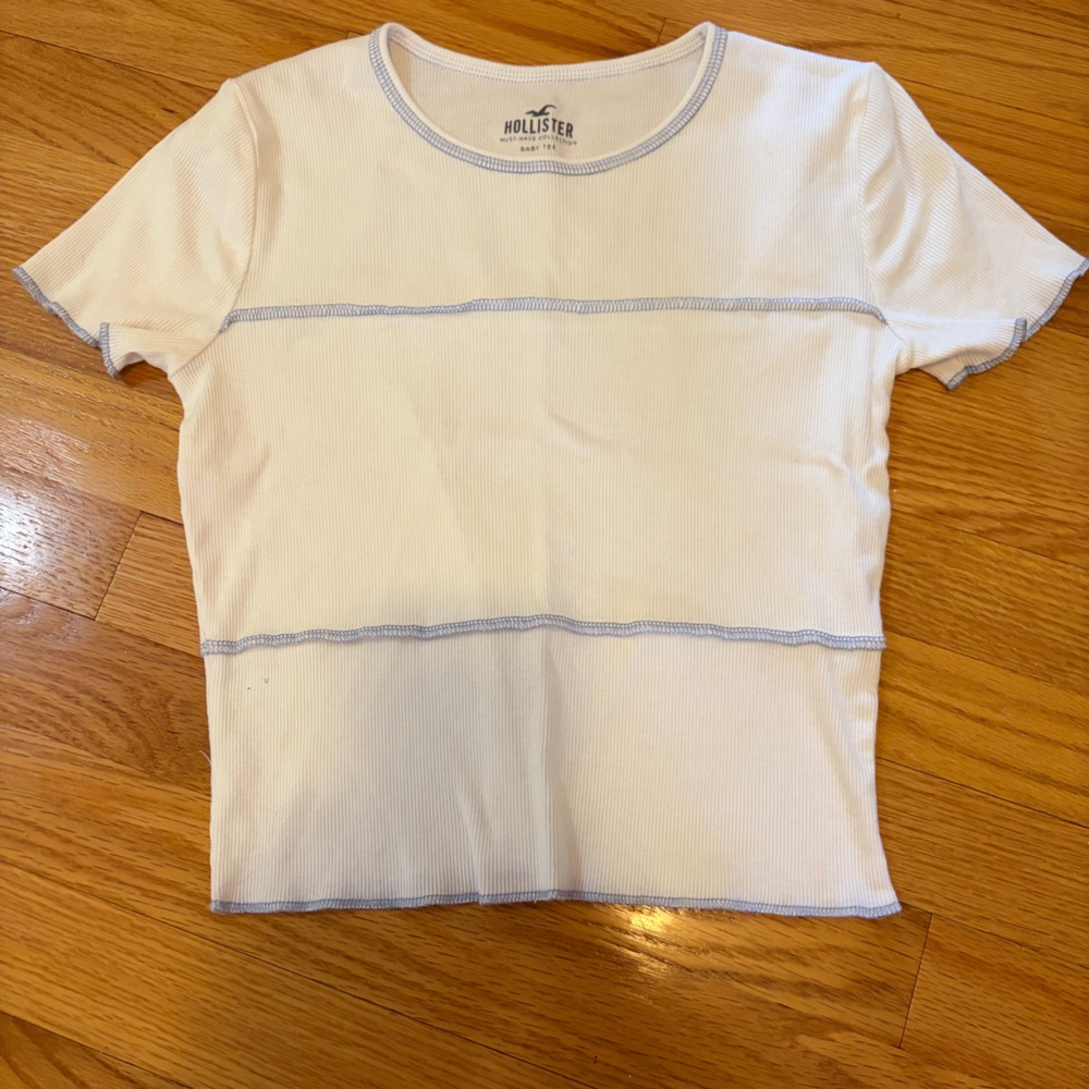 Hollister White Ribbed Short Sleeve Tee with Light Blue Trim